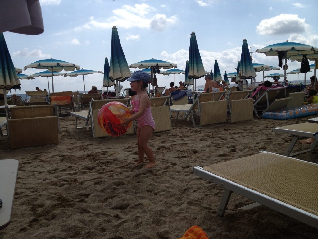 Giochi in spiaggia palla