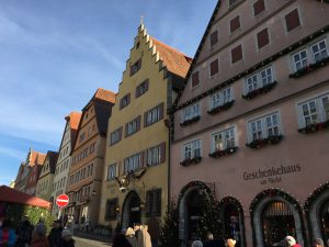 Rothenburg Case colorate MammaInViaggio