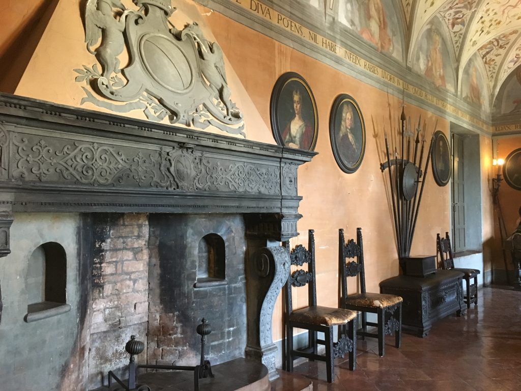 Castello Rocca di Fontanellato camino cinquecento
