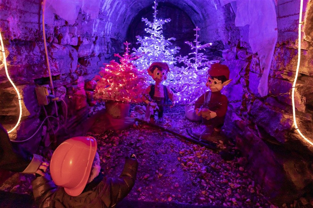 Video Grotta Di Babbo Natale Ornavasso.Dove Abita Babbo Natale Nella Grotta Ad Ornavasso Mamma In Viaggio