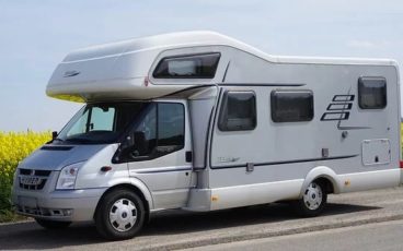camper in autostrada