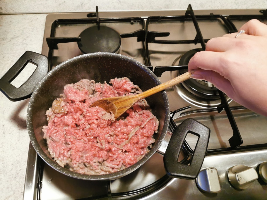 Preparazione ritieno Agnolotti piemontesi