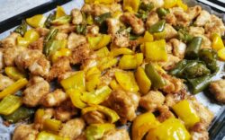 Bocconcini di Pollo con Peperoni colorati