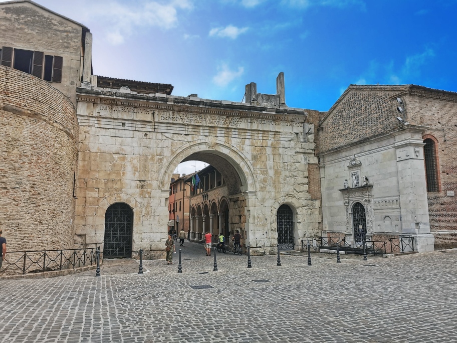 Fano porta di Augusto