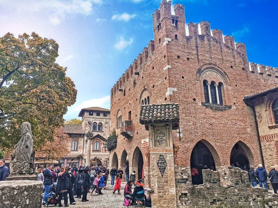 Grazzano Visconti borgo