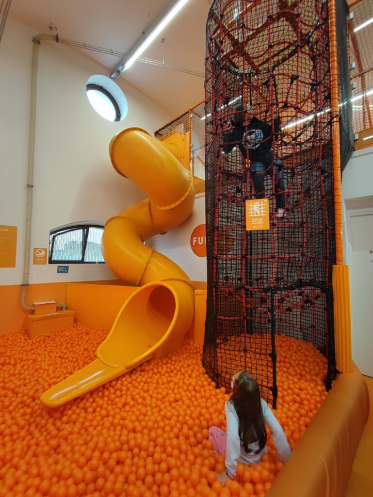 Children's museum verona piscina palline