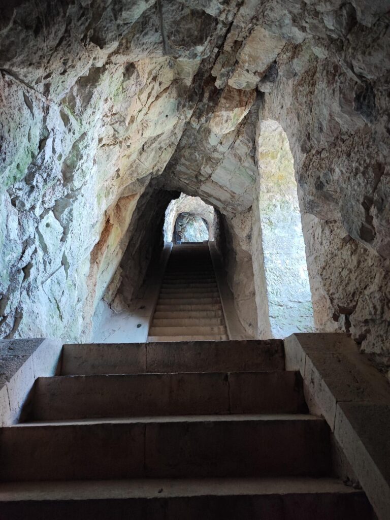 Sisteron scala coperta
