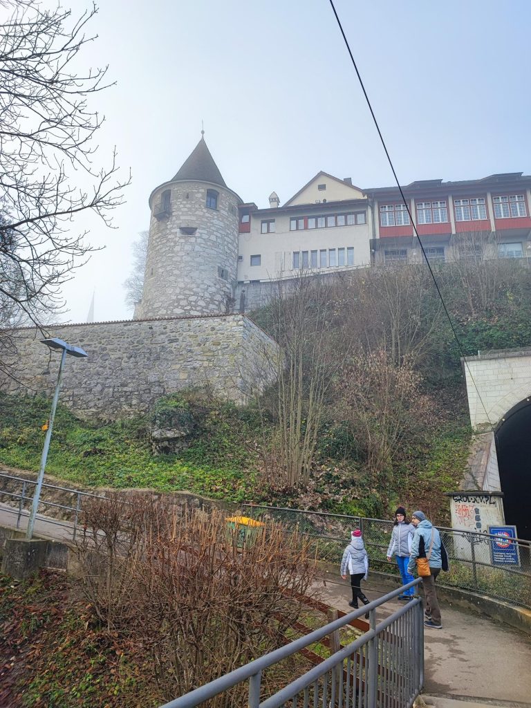 Castello di Laufen sentiero
