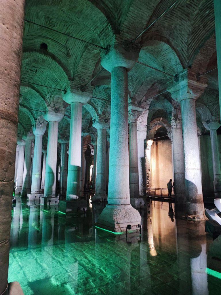 cisterna basilica colonne