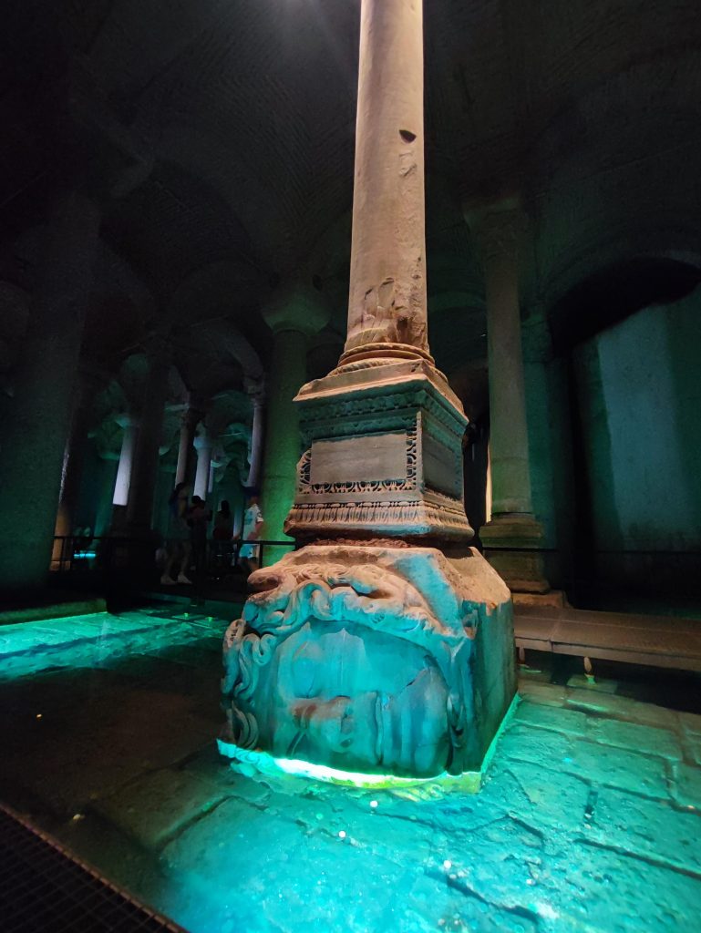 cisterna basilica medusa