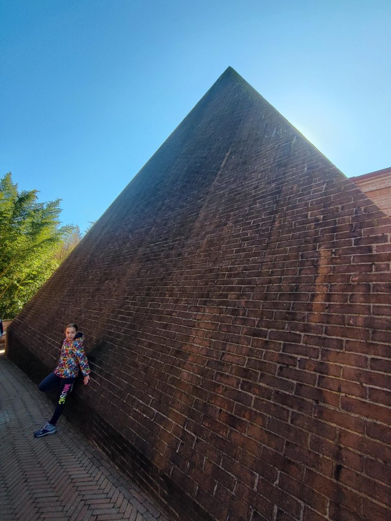 Labirinto della Masone piramide