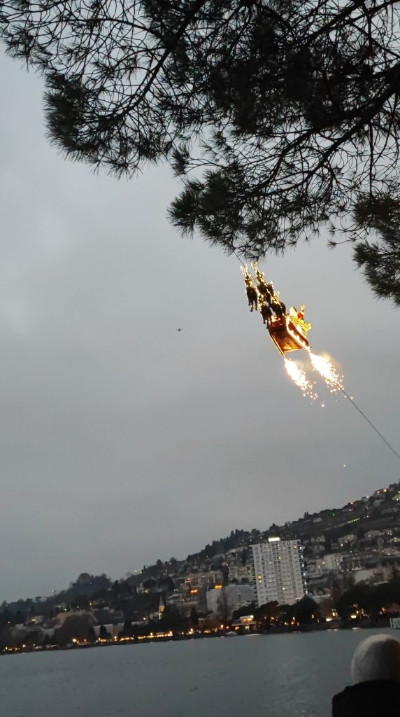 Babbo Natale che vola a Montreux