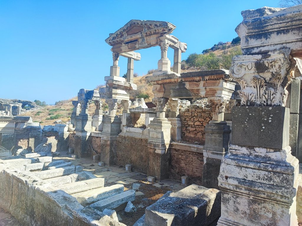 Efeso tempio Adriano