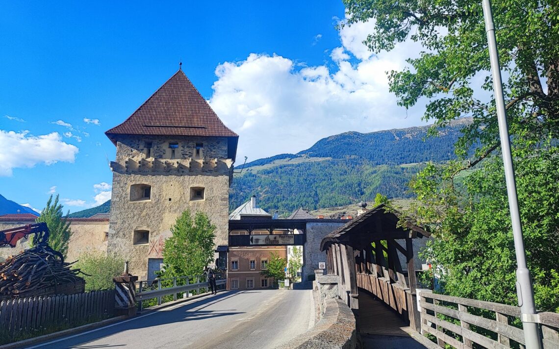 Ponte Coperto e Porta Tubre