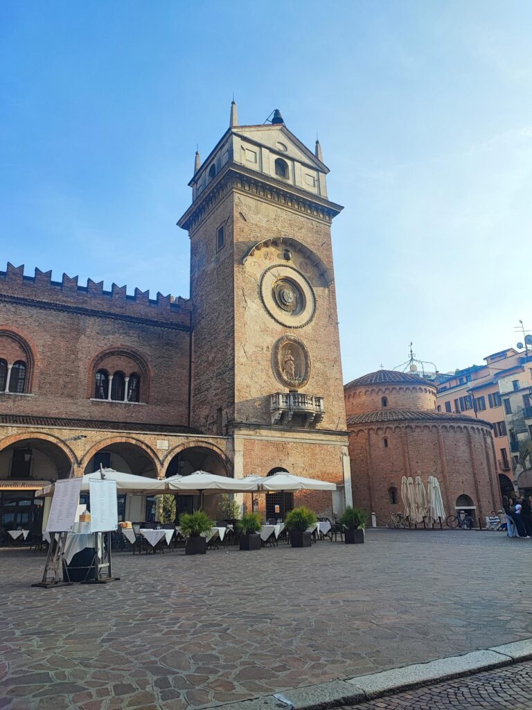 Mantova Piazza Erbe