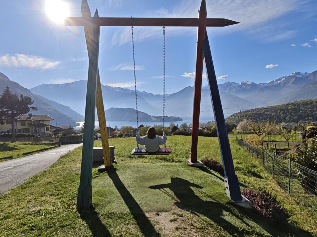 Lago di Como altalena gigante
