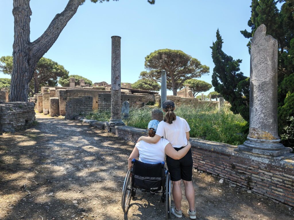 Ostia antica in sedia a rotelle