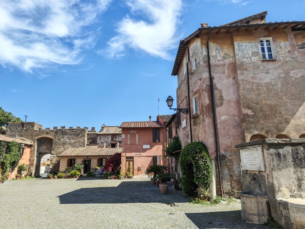 Piazza borgo di Ostia