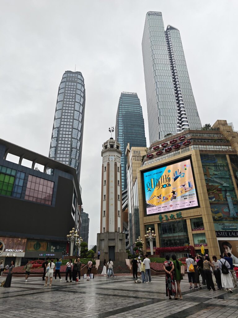 Jiefangbei e Monumento della Liberazione del Popolo